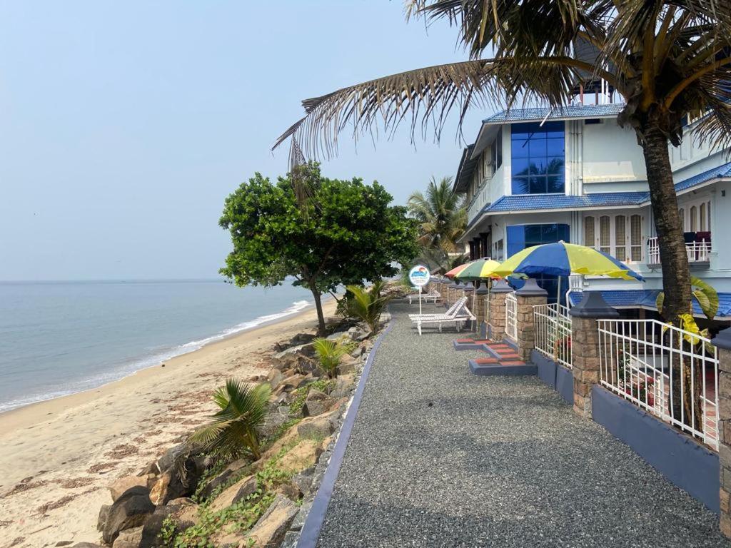 Sealine Beach Resorts Cherai Beach Exterior photo