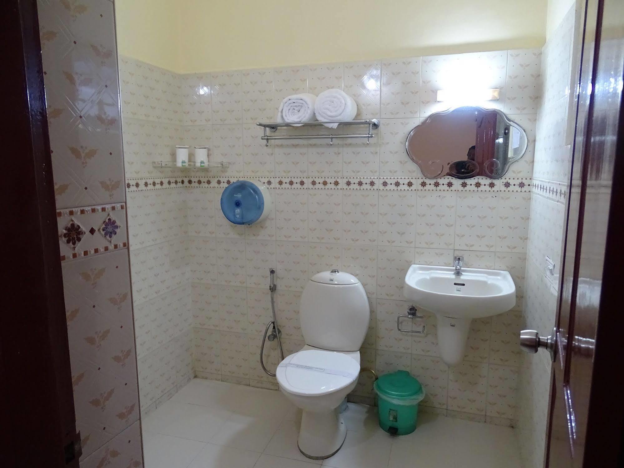 Sealine Beach Resorts Cherai Beach Exterior photo